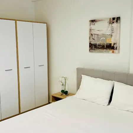 Apartment 3 - Center *